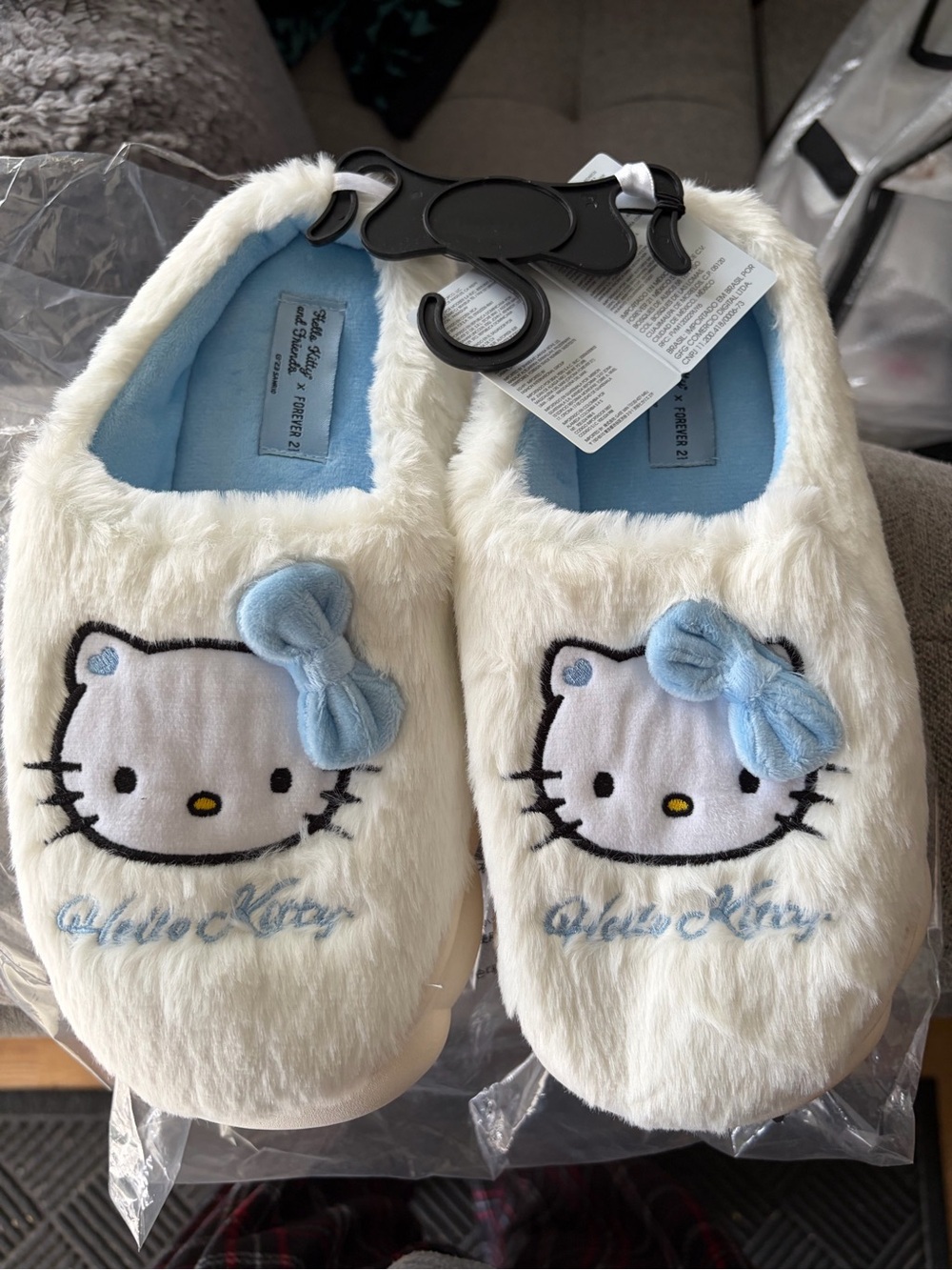 Forever 21 White & Light Blue Hello Kitty Fuzzy Slippers